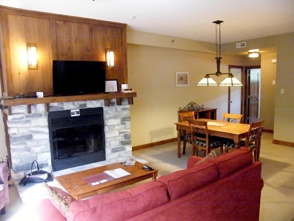 Tremblant Les Eaux - Location Adp Apartment มงต์-ทร็องบล็องต์ ภายนอก รูปภาพ