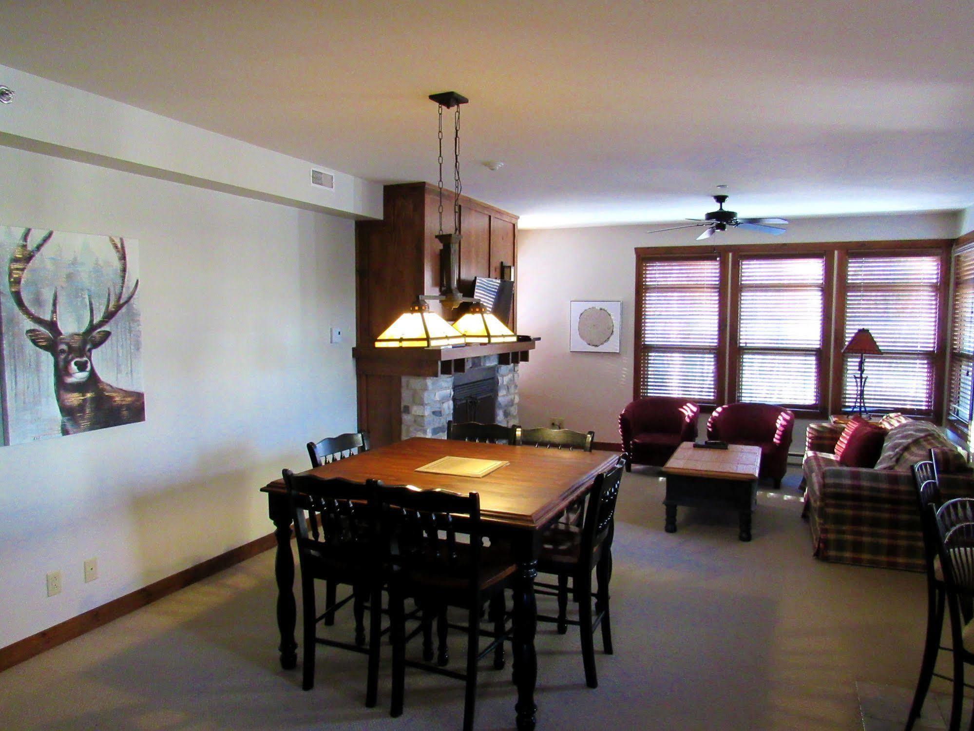 Tremblant Les Eaux - Location Adp Apartment มงต์-ทร็องบล็องต์ ภายนอก รูปภาพ