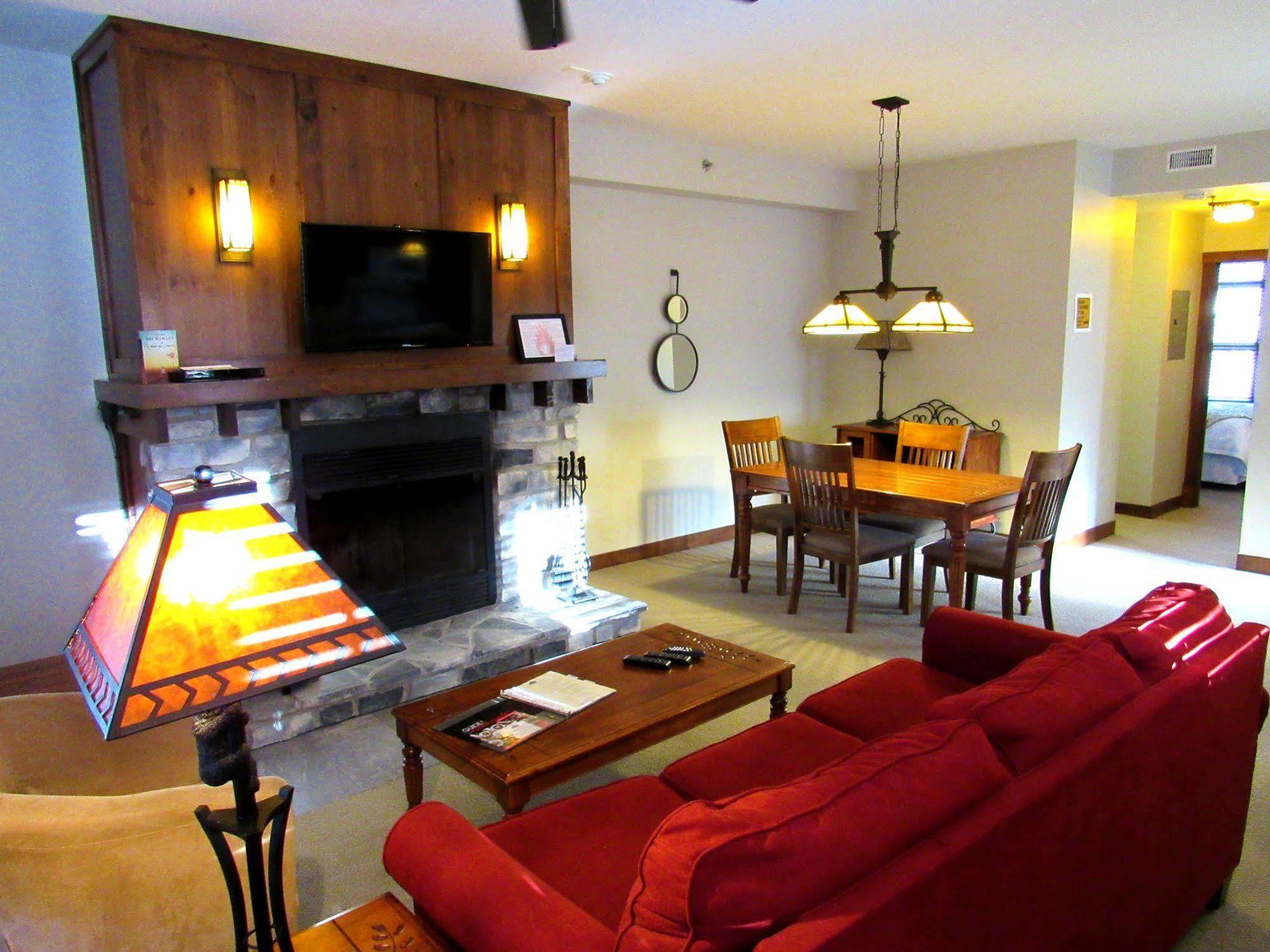 Tremblant Les Eaux - Location Adp Apartment มงต์-ทร็องบล็องต์ ภายนอก รูปภาพ