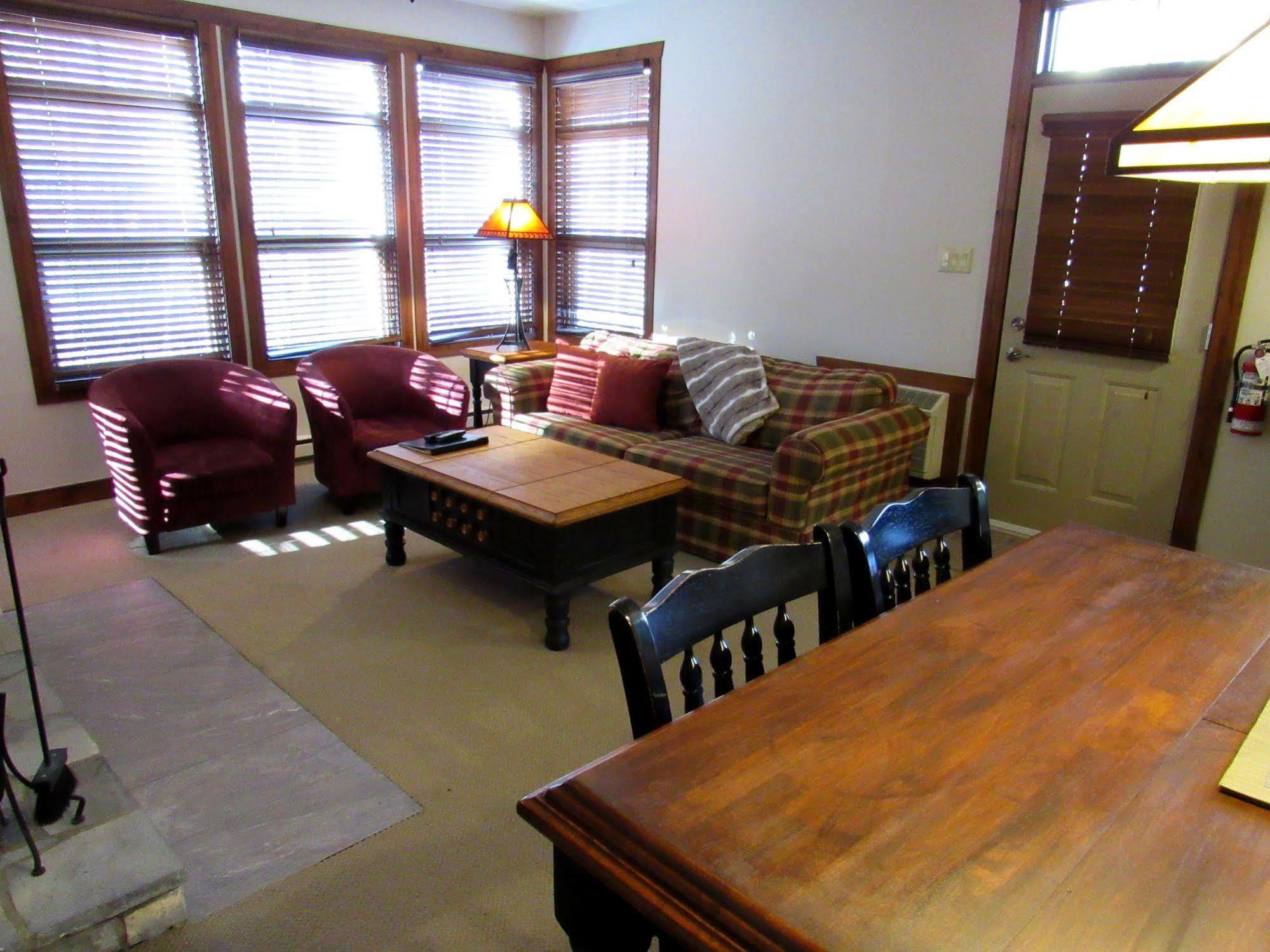 Tremblant Les Eaux - Location Adp Apartment มงต์-ทร็องบล็องต์ ภายนอก รูปภาพ