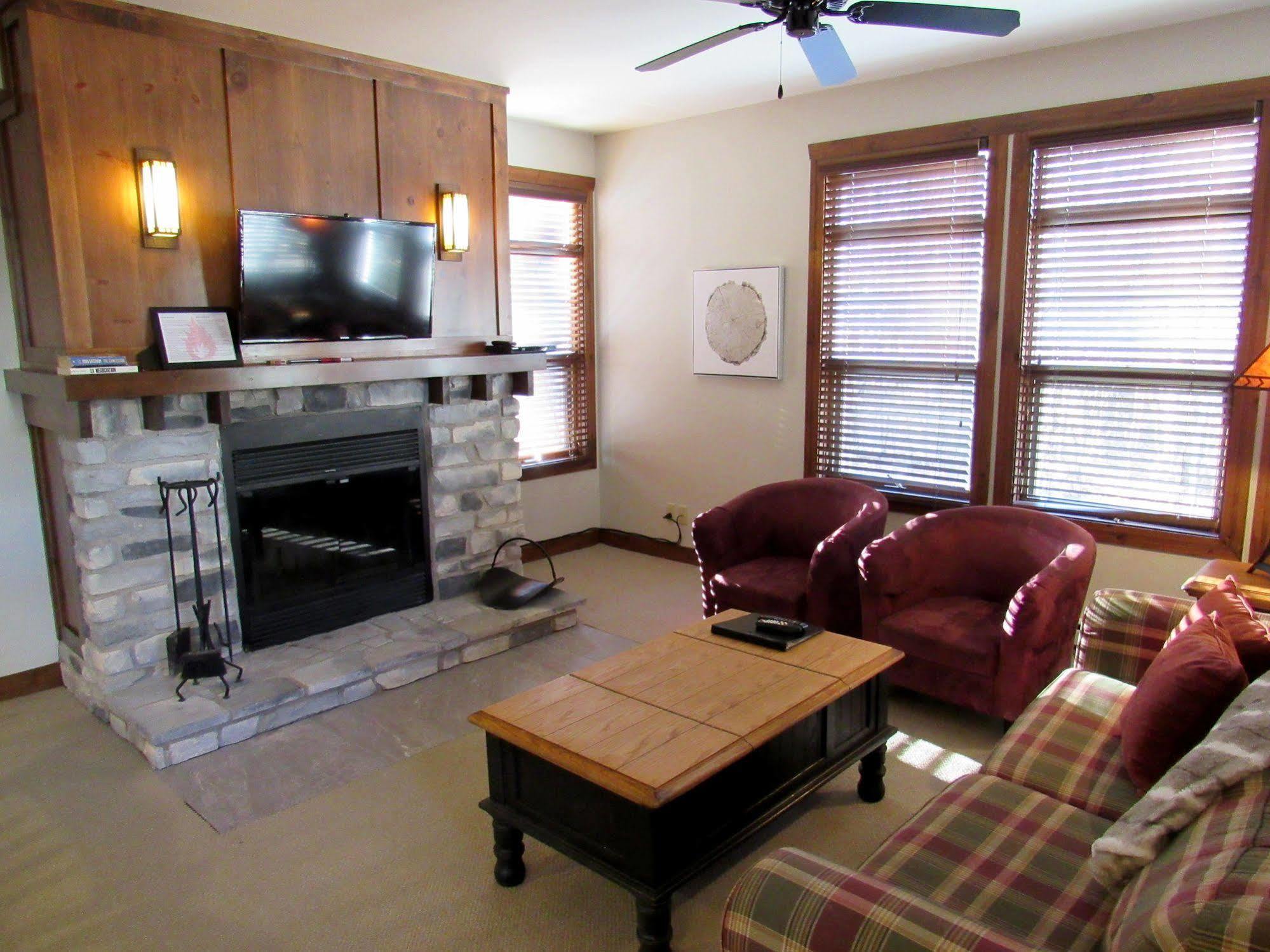 Tremblant Les Eaux - Location Adp Apartment มงต์-ทร็องบล็องต์ ภายนอก รูปภาพ