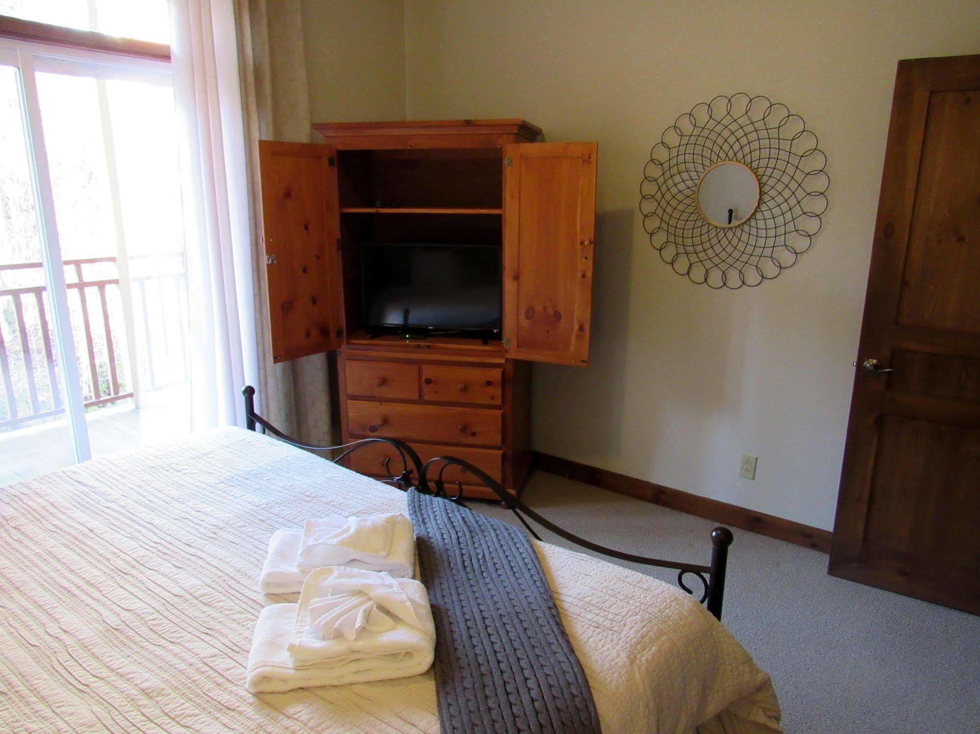 Tremblant Les Eaux - Location Adp Apartment มงต์-ทร็องบล็องต์ ภายนอก รูปภาพ