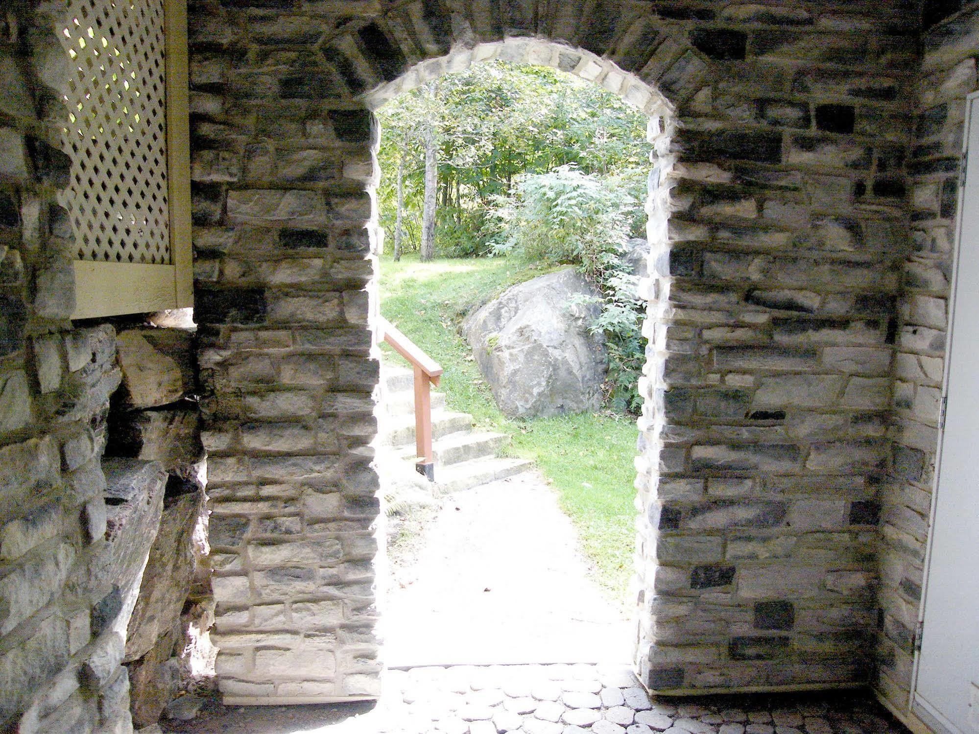 Tremblant Les Eaux - Location Adp Apartment มงต์-ทร็องบล็องต์ ภายนอก รูปภาพ